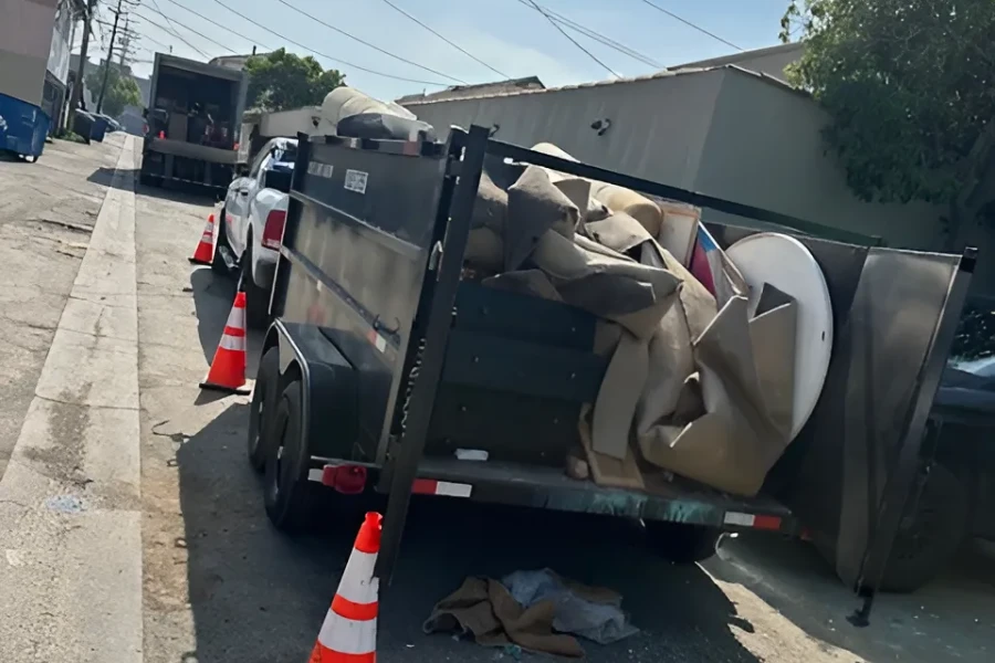 Professional Junk Hauling in Sylmar, CA Your Professional Junk Hauler in Sylmar, CA