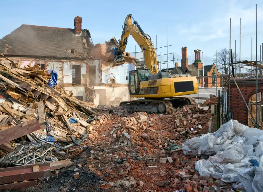 Key Benefits Of Hiring Professionals For Demolition Services in Sylmar, CA Key Benefits Of Hiring Professionals For Demolition Services in Sylmar, CA